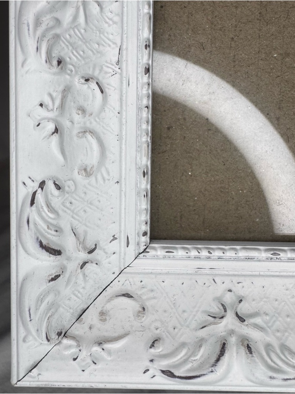 White Ornate 5x7 Frame Velvet Back Cottage Farmhouse Decor - Picture 5 of 6